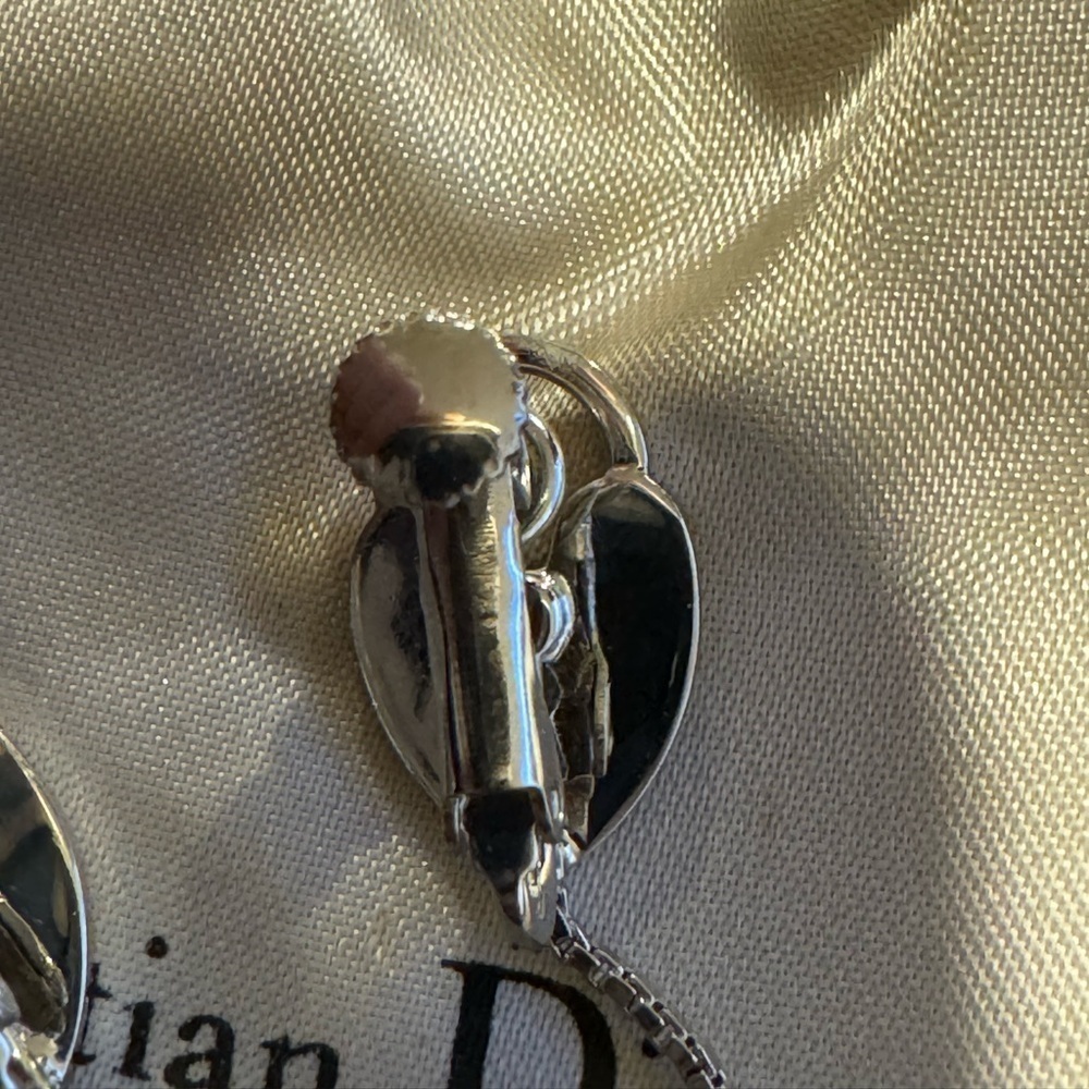 Dior Heart Padlock Cadena Earrings- NON PIERCED - Picture 9 of 12